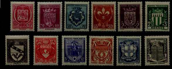 France B117-28 MH Coat of Arms SCV33